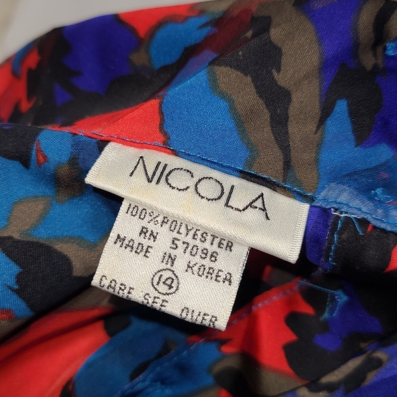 1980's Abstract Stripe turtleneck Blouse - Picture 14 of 16